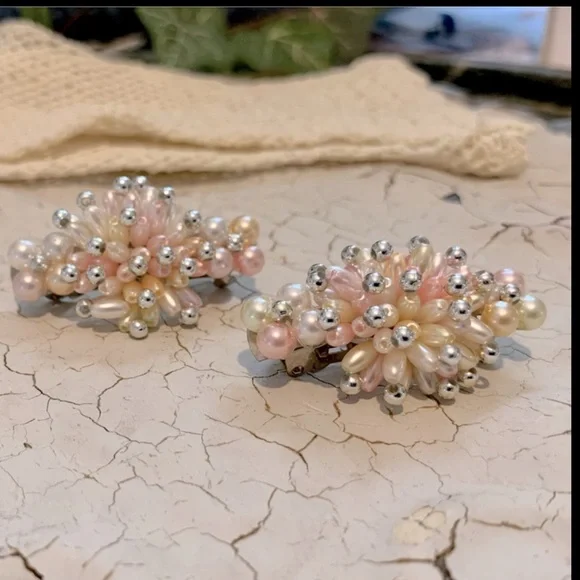 Vintage 80s Pink Pearl Starburst Cluster Beaded Barrettes - Picture 1 of 7